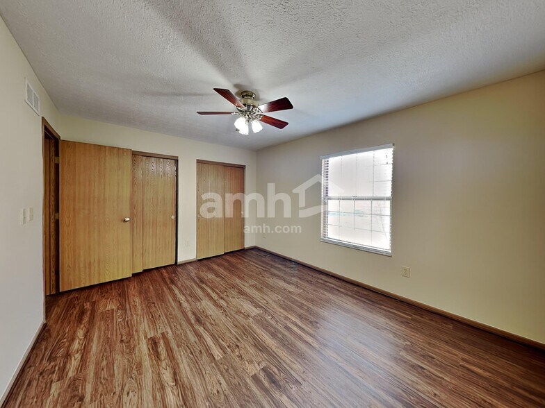 Building Photo - 3452 Oak Bend Blvd