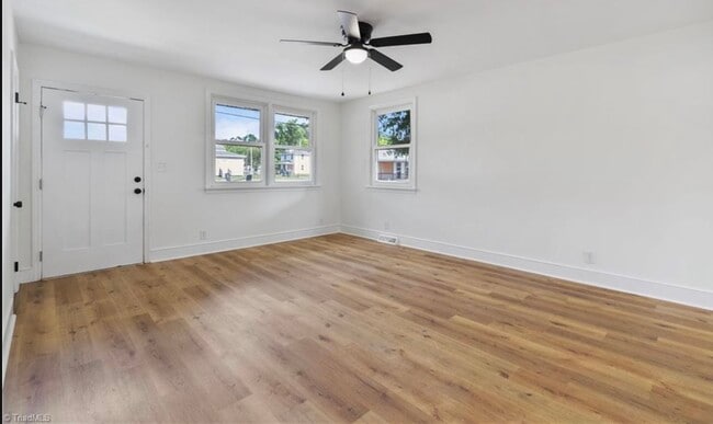 Building Photo - 312 Vance St