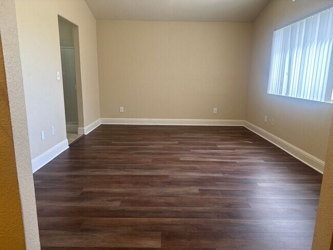 Building Photo - 961 Celestine Cir