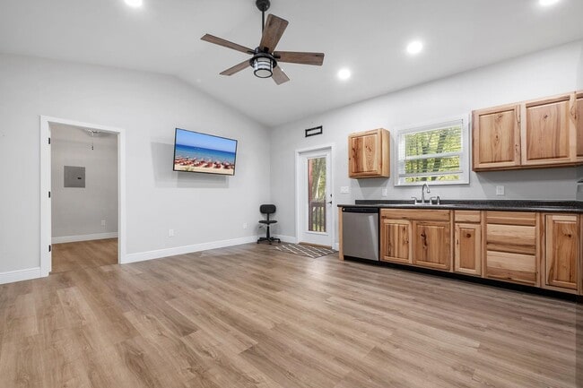 Building Photo - 70 Fonigan Rd