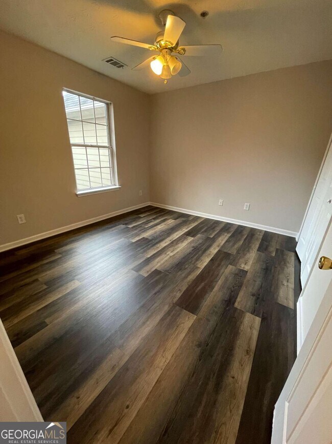 Building Photo - 200 Magnolia Leaf Dr