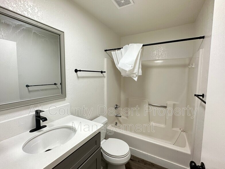 Building Photo - 74621 Shadow Hills Rd