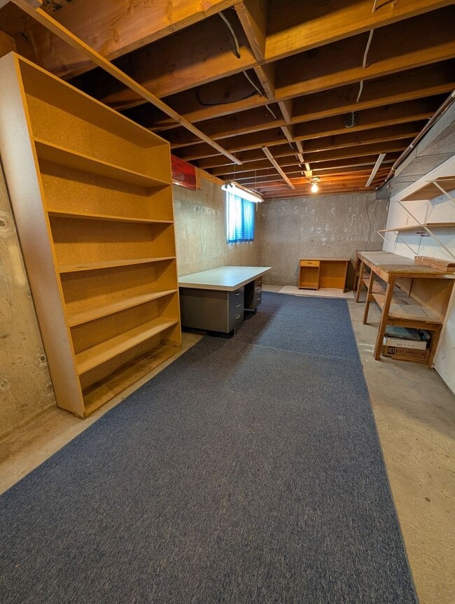 Building Photo - 722 Bryden Ave