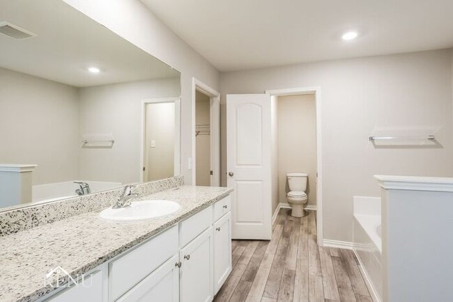 Building Photo - 11010 Yonder Flts