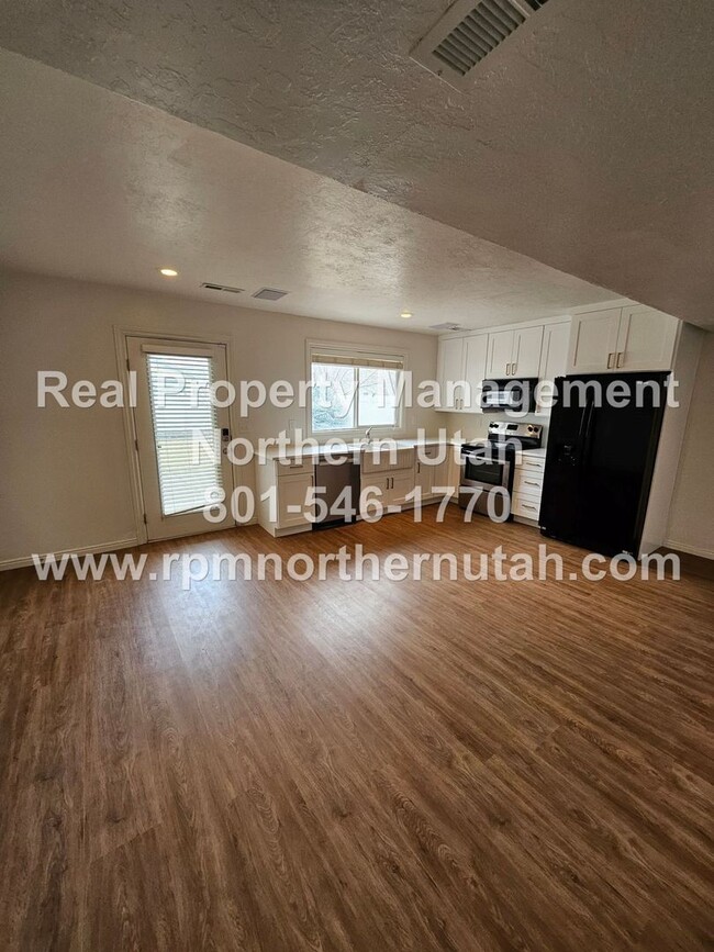 Building Photo - 1 Bedroom 1 Bath Basement Unit in North Sa...