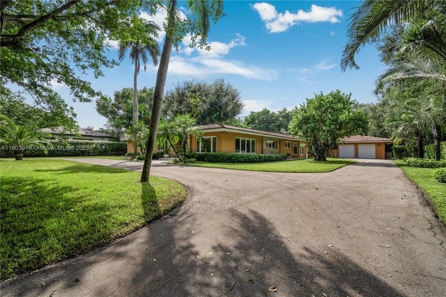 Primary Photo - 7020 Almansa St