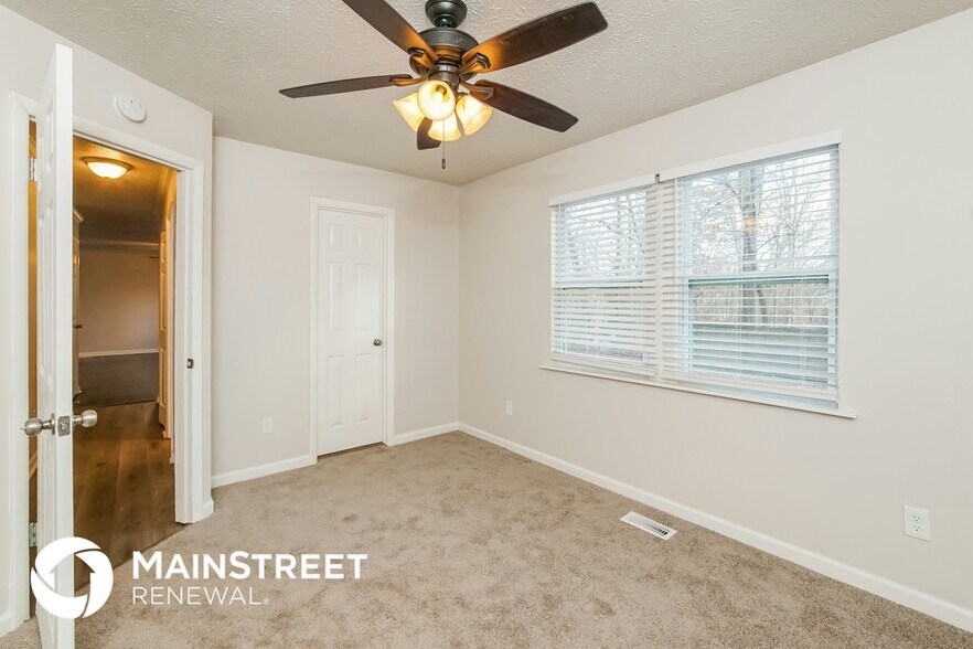 Building Photo - 1616 Summerhill Dr