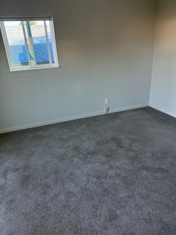 Building Photo - 6563 Brentwood Blvd
