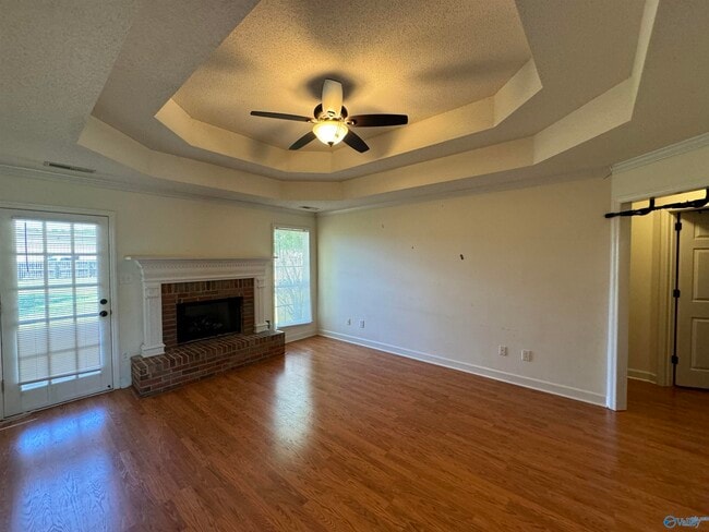 Building Photo - 105 Willow Green Dr