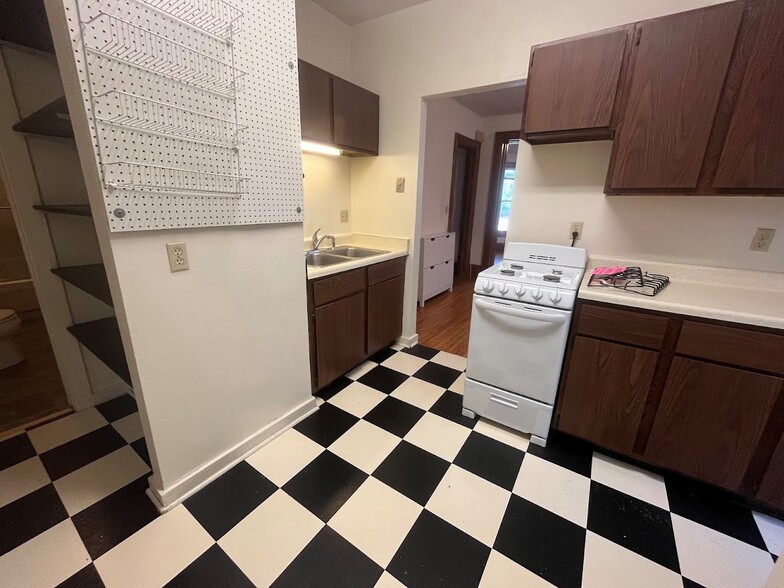 Building Photo - 221 N Livingston St