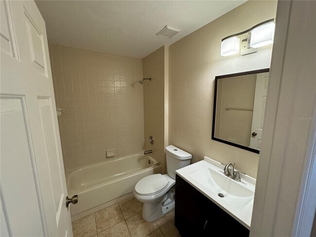 Building Photo - 302 Bluff Pass Dr