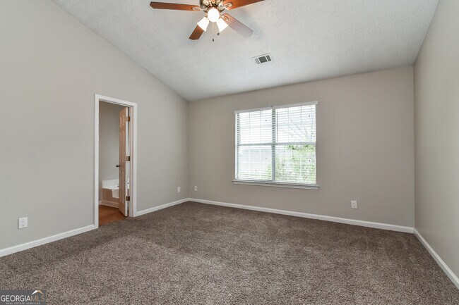 Building Photo - 508 Village Cir