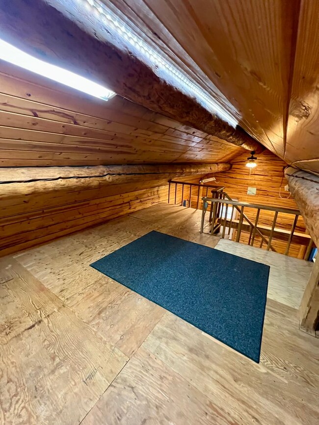 Building Photo - Cozy 1-Bedroom Cabin off Chena Hot Springs...