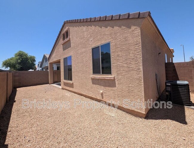 Building Photo - 10419 N 52nd Dr