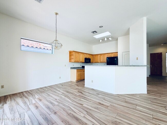 Building Photo - 5206 N Canyon Rise Pl