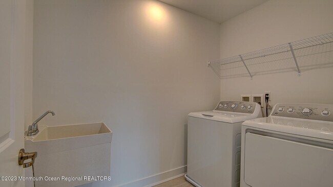 Building Photo - 101 Pilot St