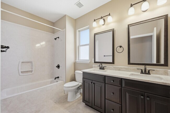 Building Photo - 2348 Cummings Dr