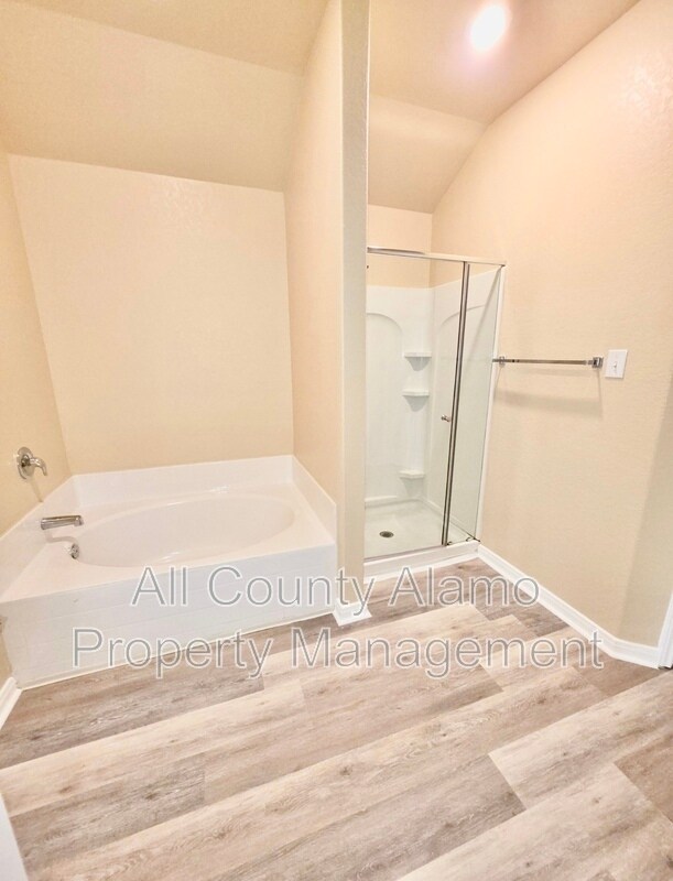 Building Photo - 12818 Cedarcreek Trl