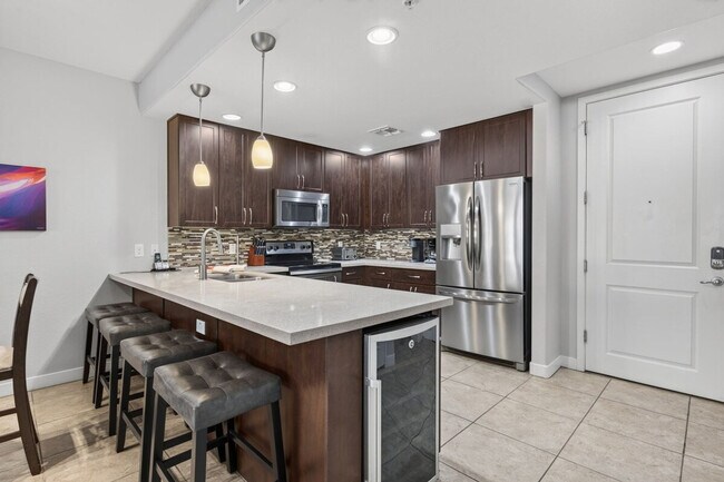 Building Photo - 5350 E Deer Valley Dr
