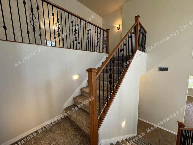 Building Photo - Spacious 4-Bedroom, 3-Bath Phoenix Home wi...