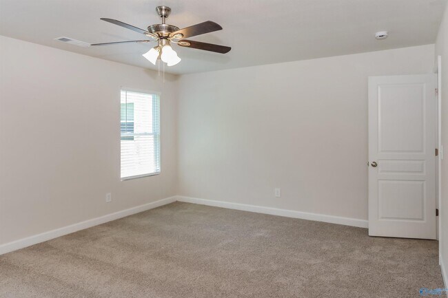 Building Photo - 16936 Wellhouse Dr