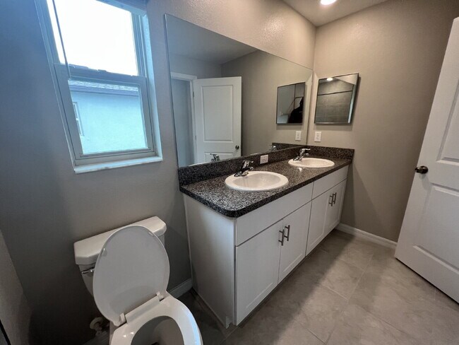 Building Photo - 4540 Globe Thistle Dr