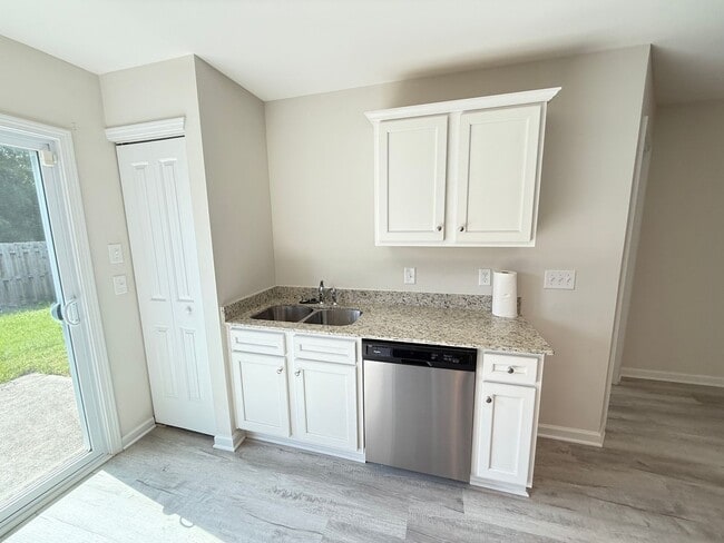 Building Photo - 960 Madrid Ct