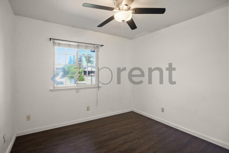 Building Photo - 2847 Hillcrest St