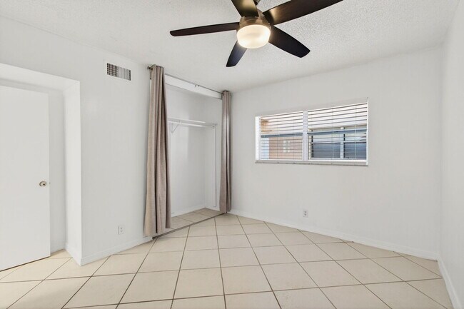 Building Photo - 500 SW 2nd Ave