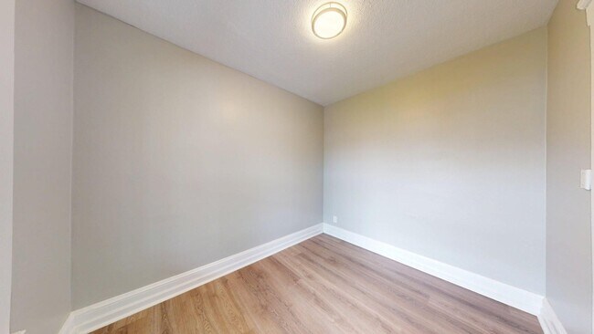 Building Photo - 4202 Ardmore Ave