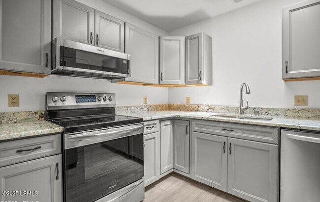 Building Photo - 2909 Waters Edge Ct E