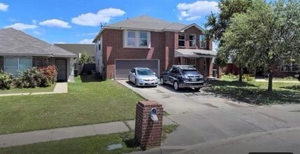 Building Photo - 208 Dakota Ridge Dr