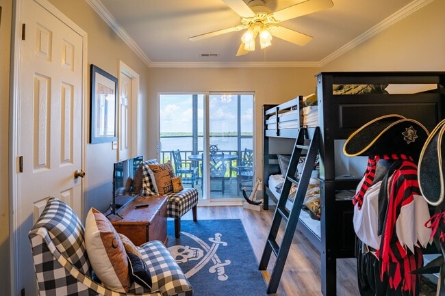Building Photo - Jolly Roger @ 15 Bermuda Landing
