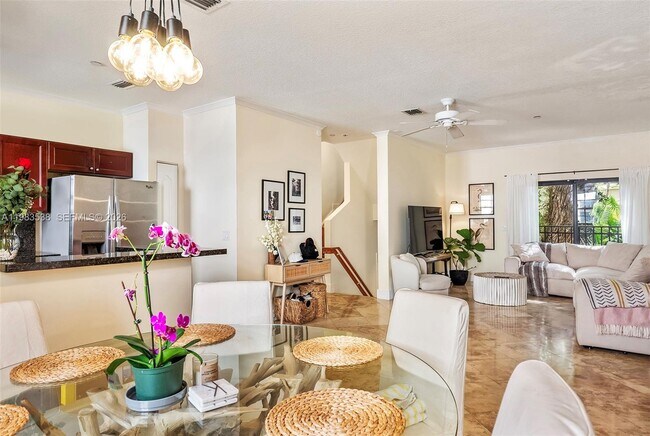 Building Photo - 2767 Coconut Ave