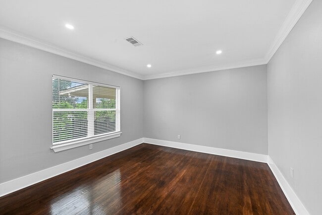 Building Photo - 12430 Pecan Ct