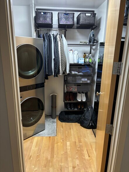 Building Photo - 290 Market St