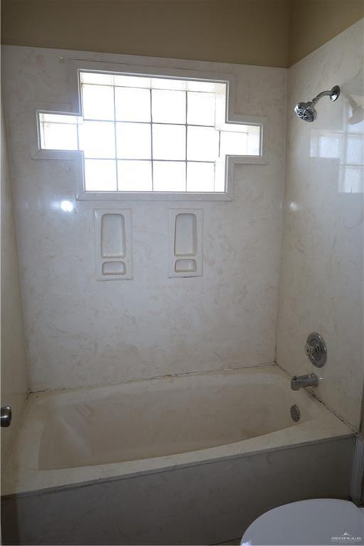 Building Photo - 606 Buena Vista Dr