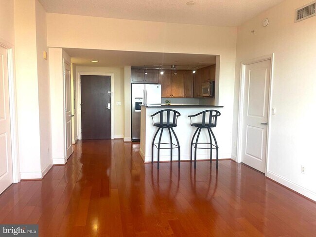 Building Photo - 1020 N Highland St