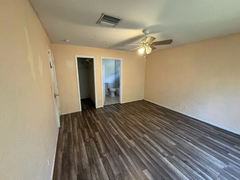 Building Photo - 2380 Saranac Ave