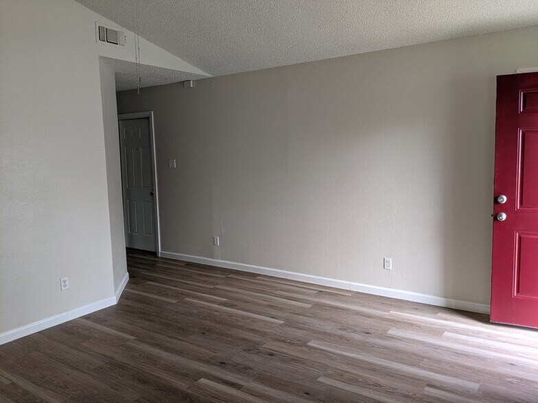 Building Photo - 3710 Trotwood Trl