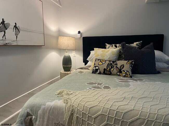 Building Photo - 6 N Nashville Ave