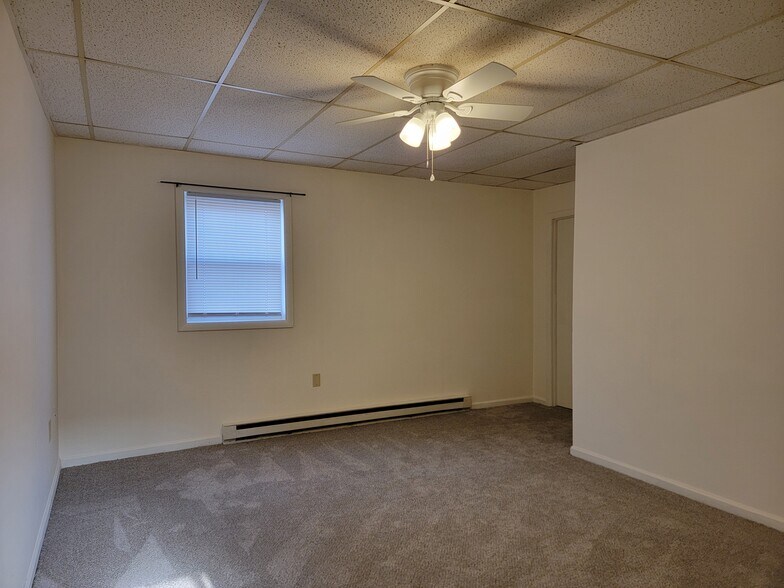 Building Photo - 84 Gross St