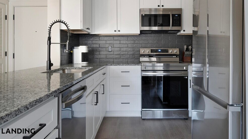 Building Photo - 49 Boulevard SE