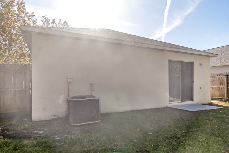 Building Photo - 160 Gleason Cove