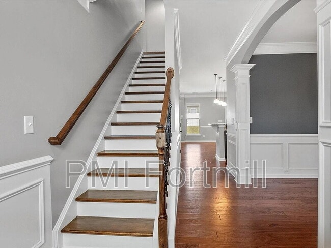 Building Photo - 5045 Fenwick Ct