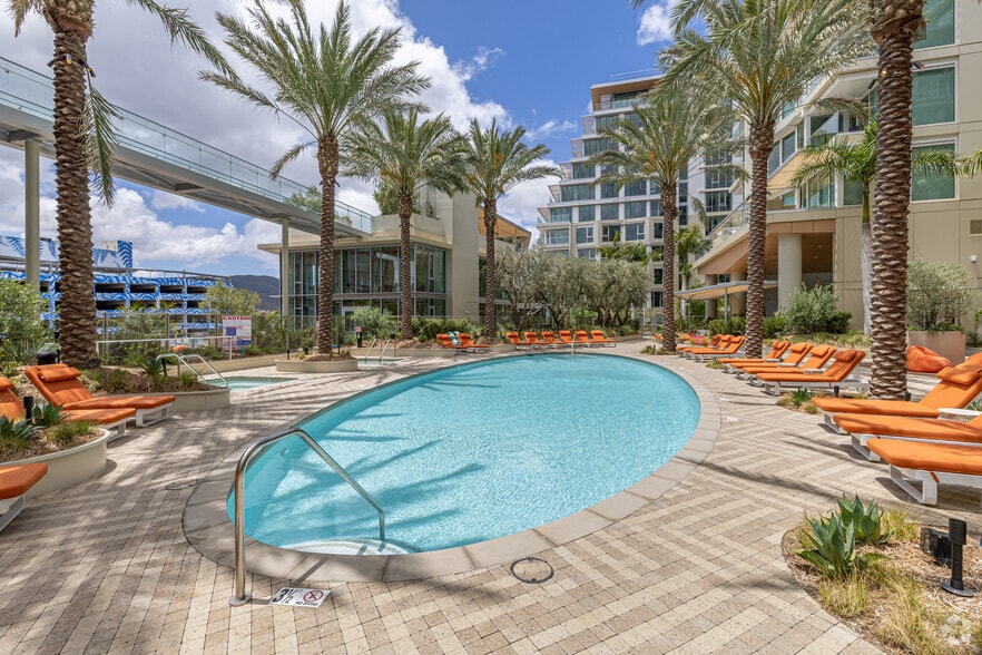 Pool - 222 North City