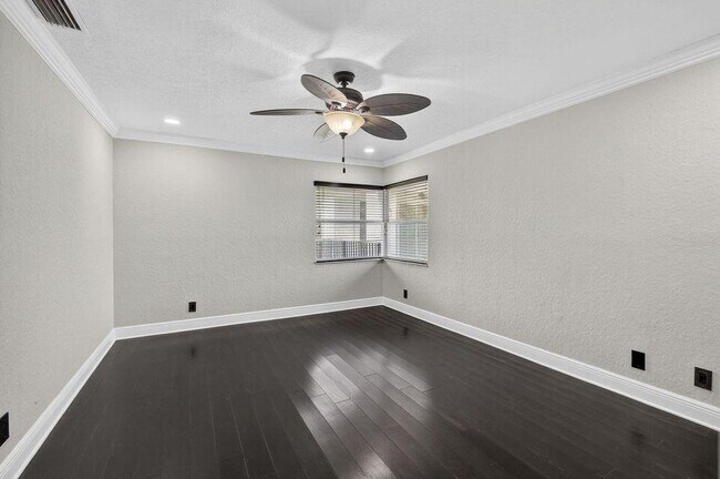 Building Photo - 1295 Longlea Terrace