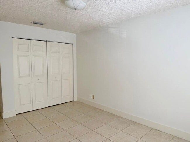 Building Photo - 6308 La Costa Dr