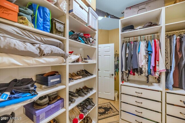 Building Photo - 15151 N Frank Lloyd Wright Blvd