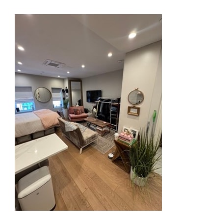 Building Photo - 267 Newbury St